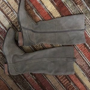 Very Volatile Gray Suede Knee High Boots Sz 10